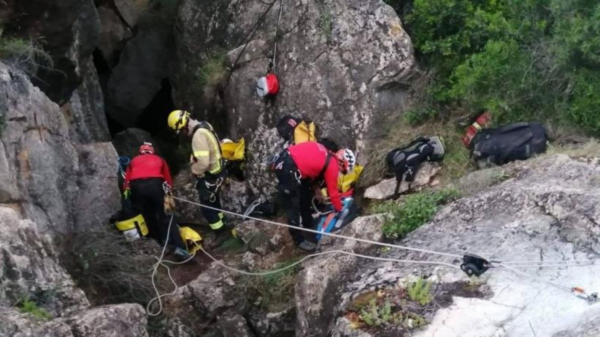 Equipos de rescate durante un operativo de montaña en una imagen de archivo  Bombers de la Generalitat