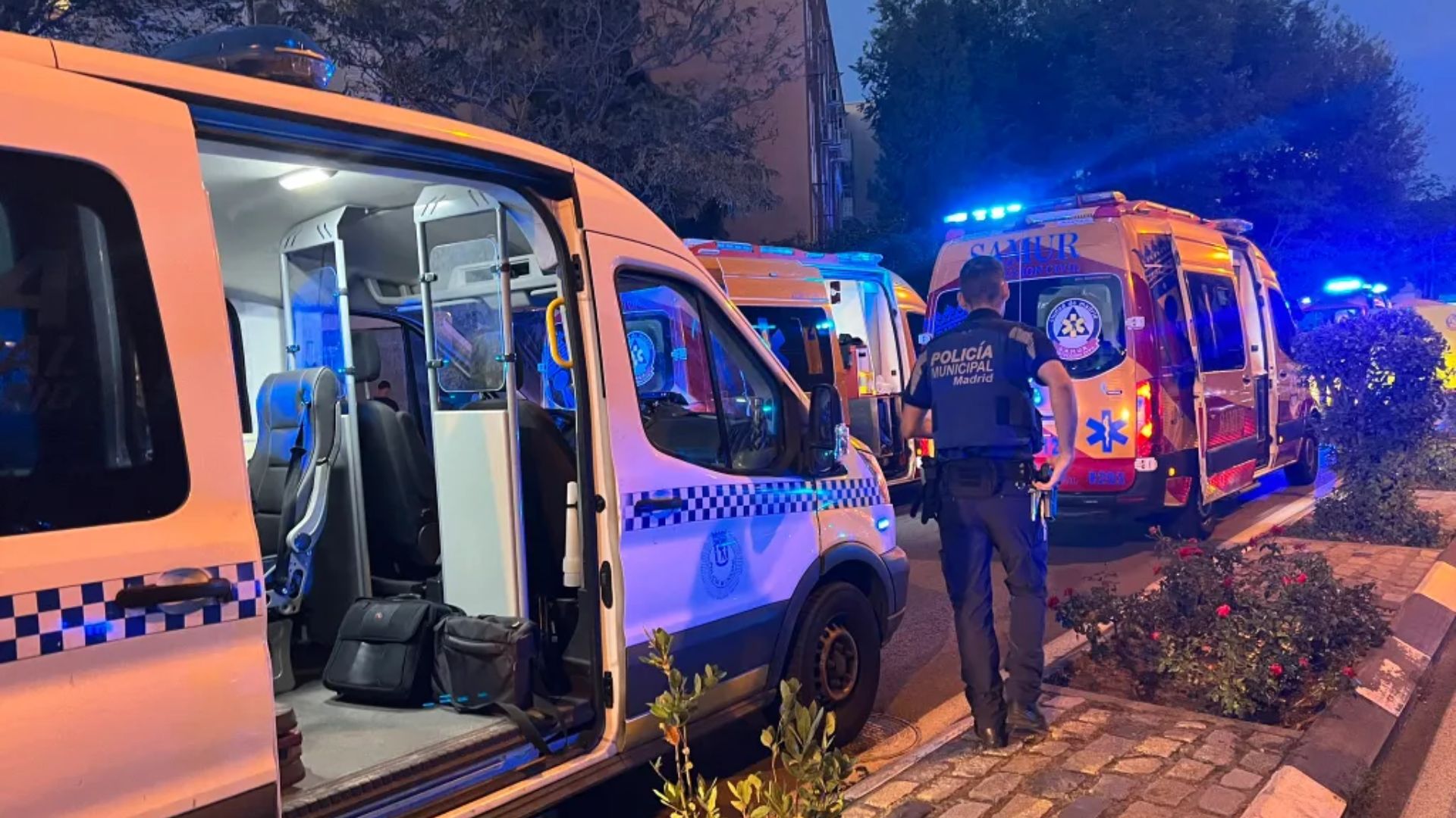 Mueren un motorista de 22 años y una mujer de 70 en un atropello en el distrito de Latina (Foto: Emergencias Madrid)