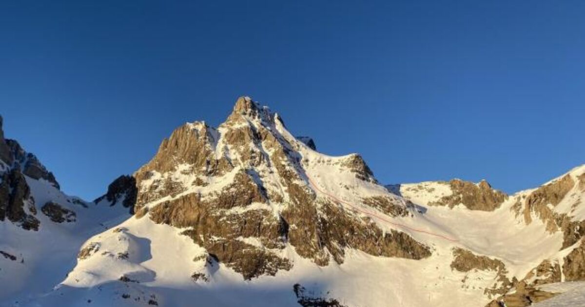 Lugar donde ha sufrido la caída mortal el montañero navarro fallecido en el pico Aspe