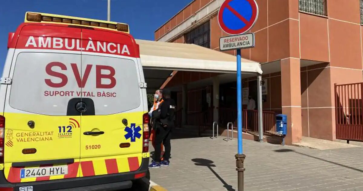Imagen de archivo de una ambulancia en Valencia