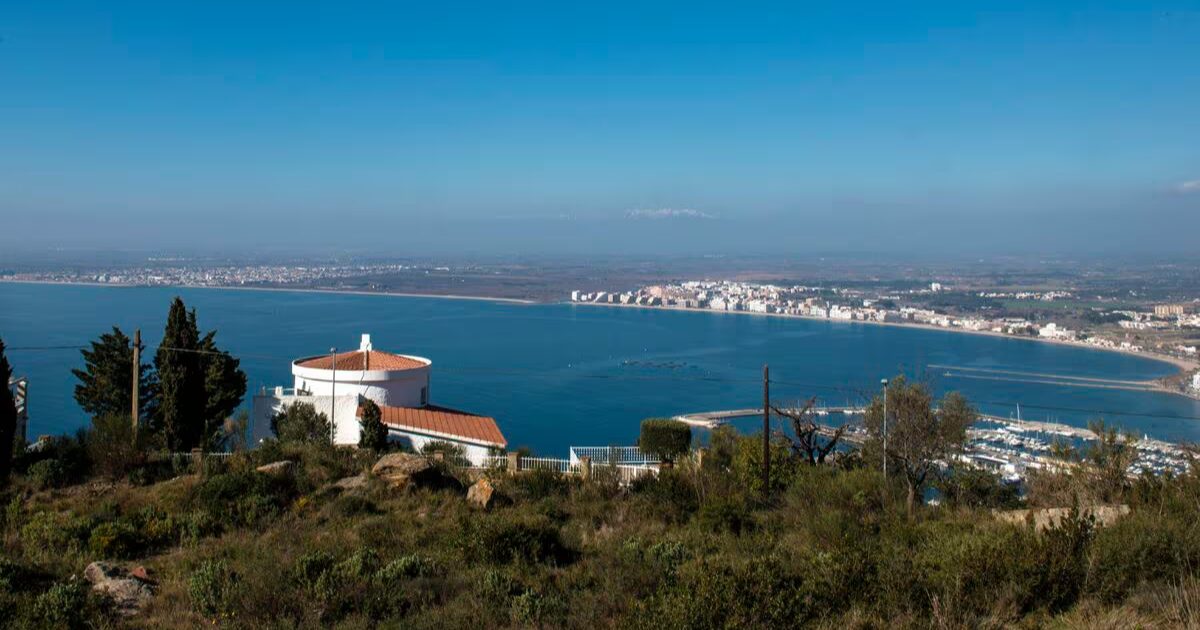 La bahía de Roses, en una foto de archivo.