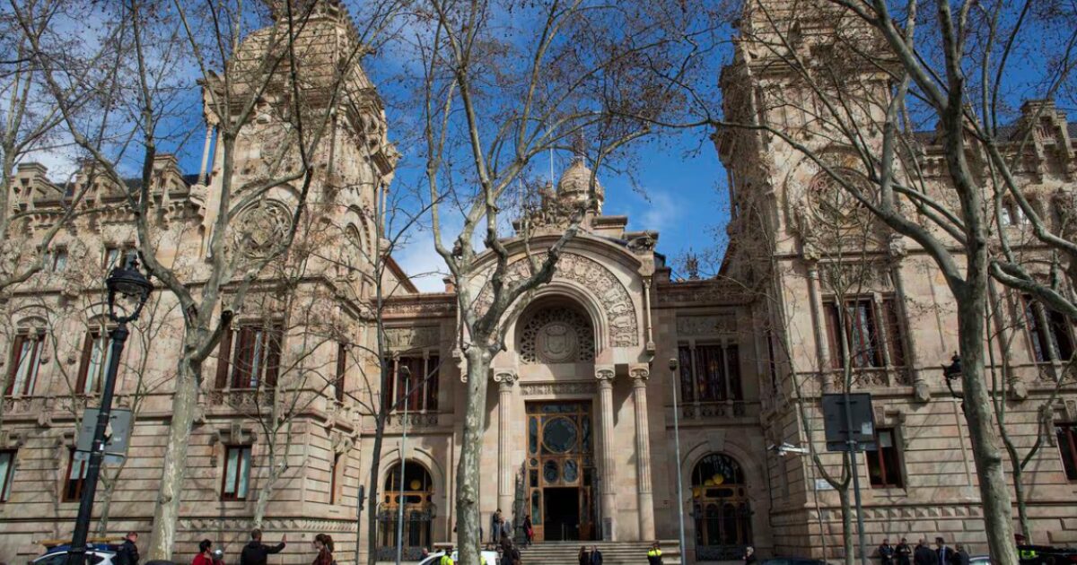 Fachada de la Audiencia provincial de Barcelona.