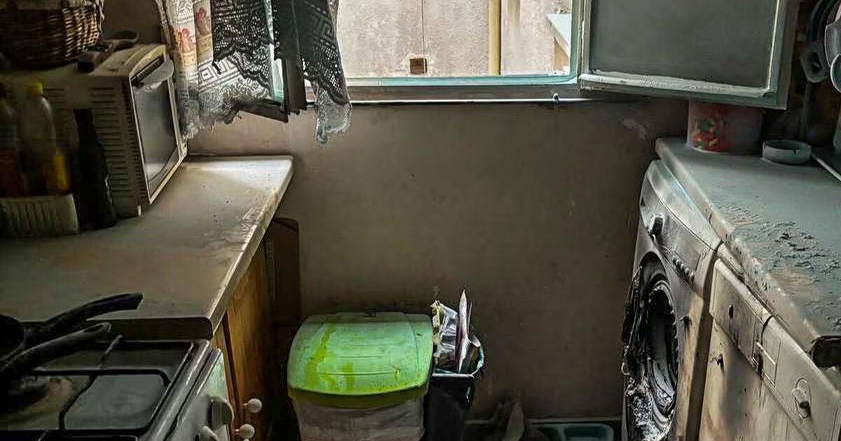 Así ha quedado la cocina de la vivienda incendiada en Torrejón de Ardoz.