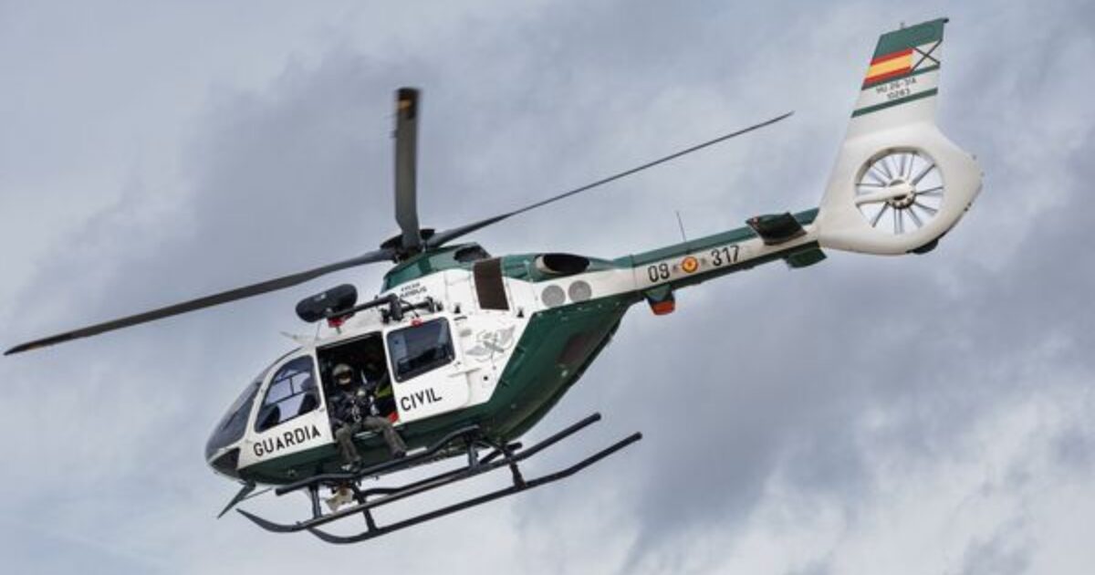 Un helicóptero de la Guardia Civil durante un simulacro de búsqueda