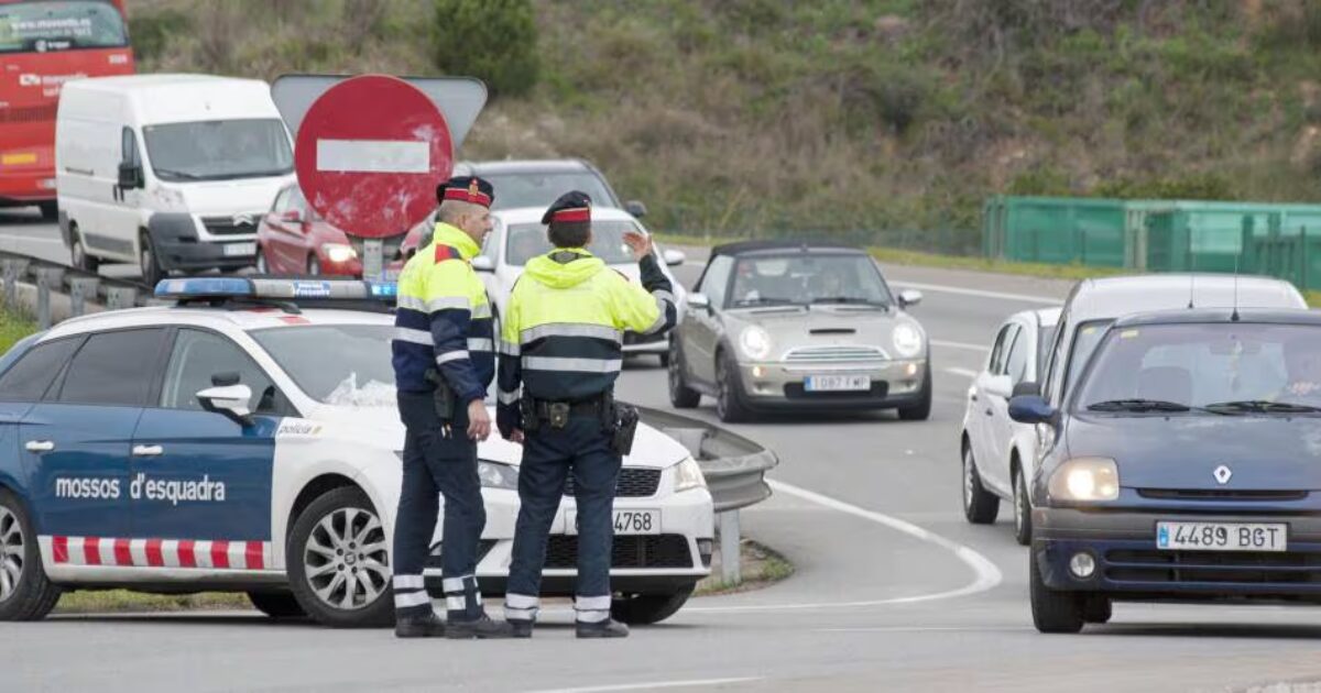 Mossos d'Esquadra en una carretera de Girona, en una imagen de archivo.