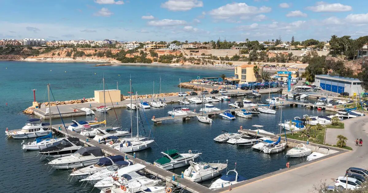 Imagen de archivo del puerto de Cabo Roig en Orihuela Costa (Alicante).