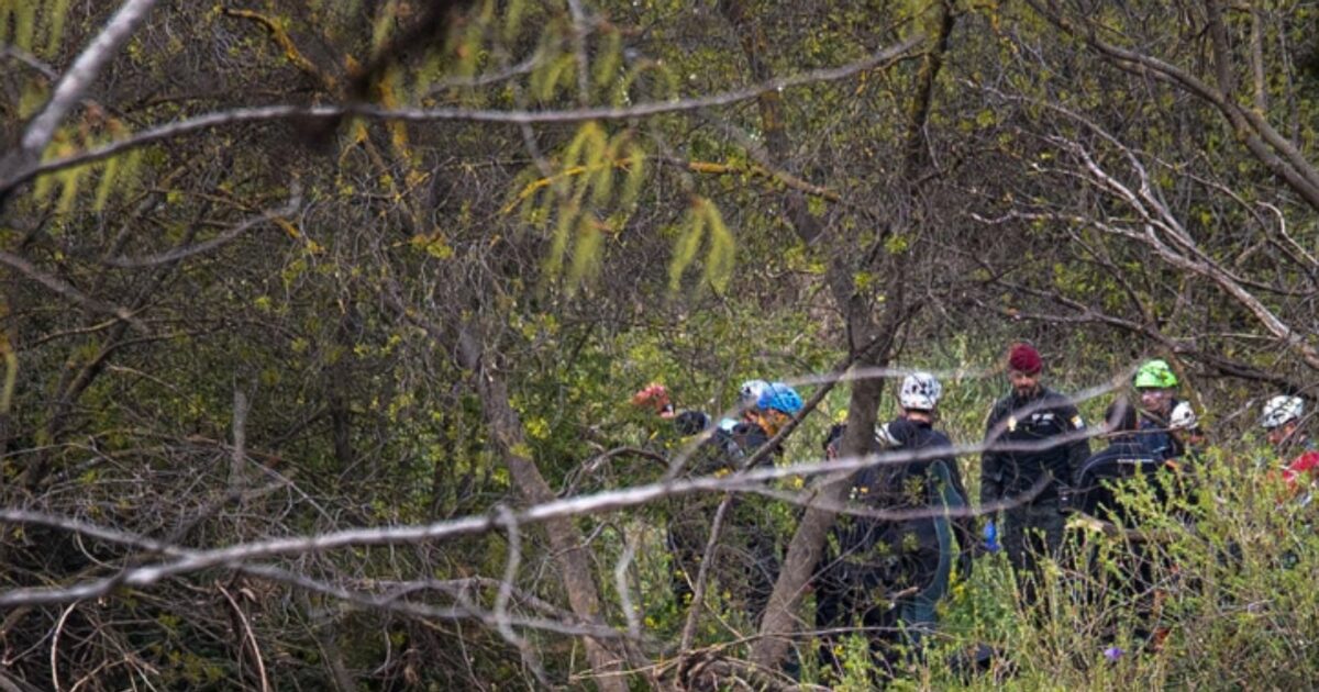 Imagen de archivo del rescate de un cadáver en el entorno del Parque del Ebro de Logroño