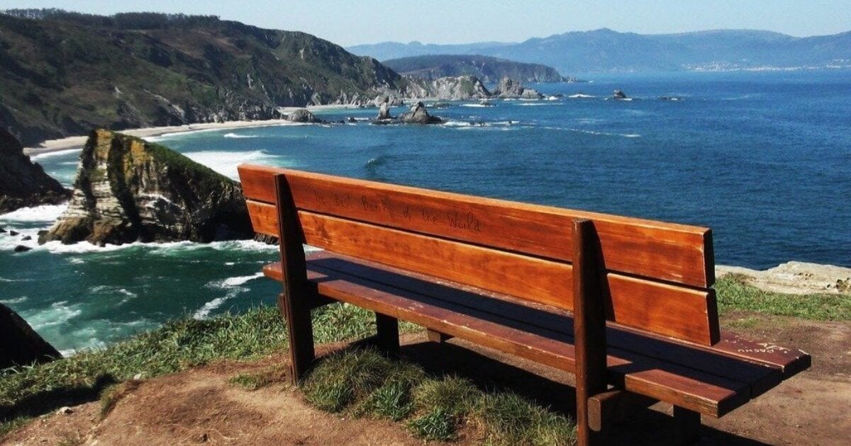 El lugar desde el que cayó el turista fallecido en Loiba, A Coruña.