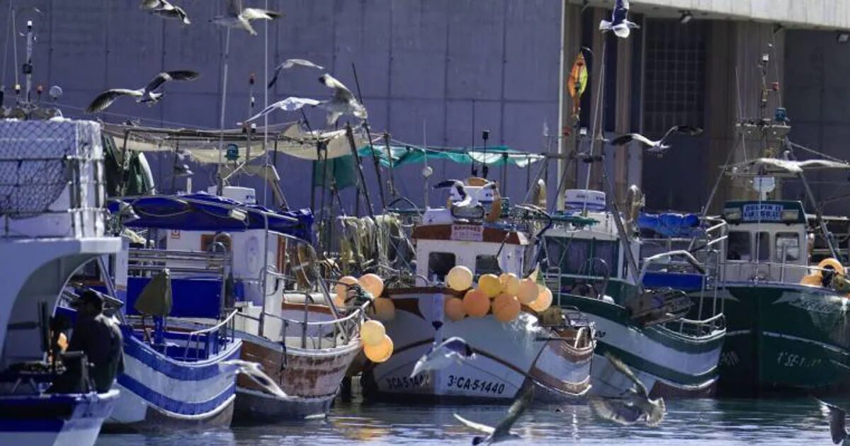 Muere un pescador de Barbate cuando faenaba frente a las costas de Chipiona