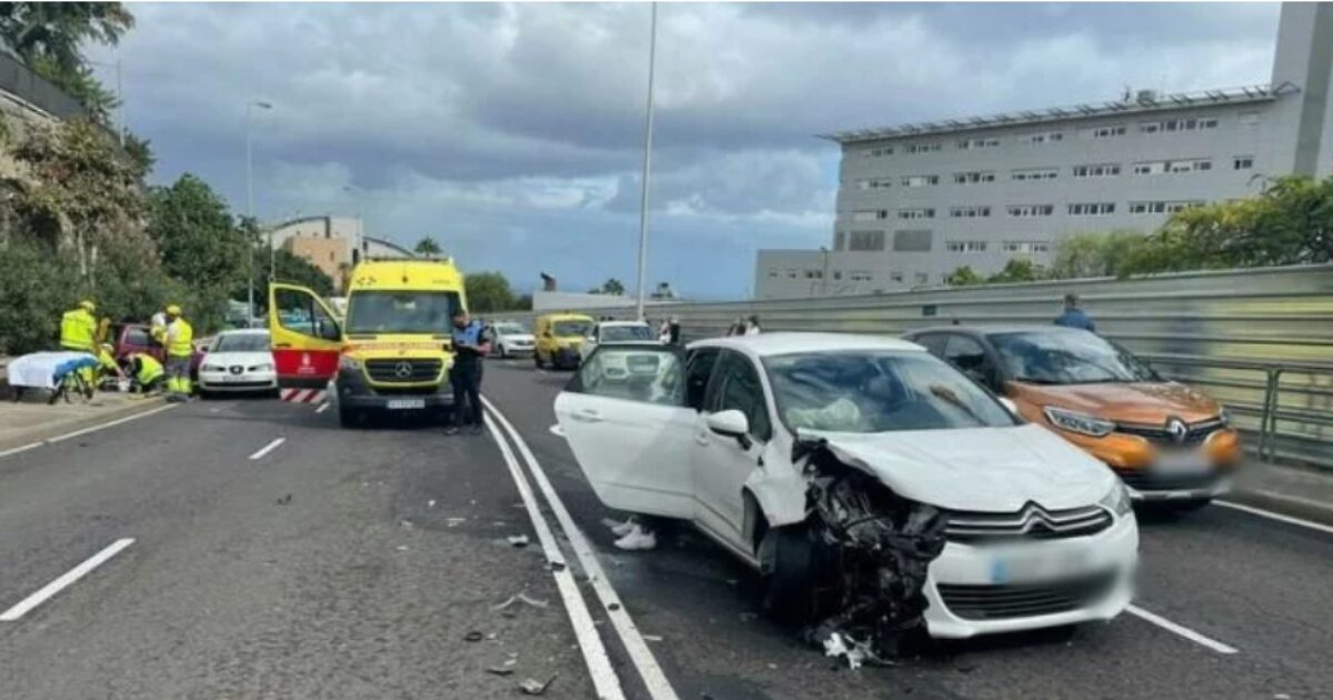 Fallece una persona y seis resultan heridas en un accidente de tráfico en Lemoa (Vizcaya)
